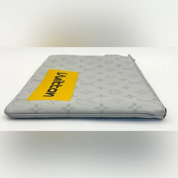 Louis Vuitton White Monogram Antarctica Zip Pouch O-Case Clutch - Picture 7 of 9